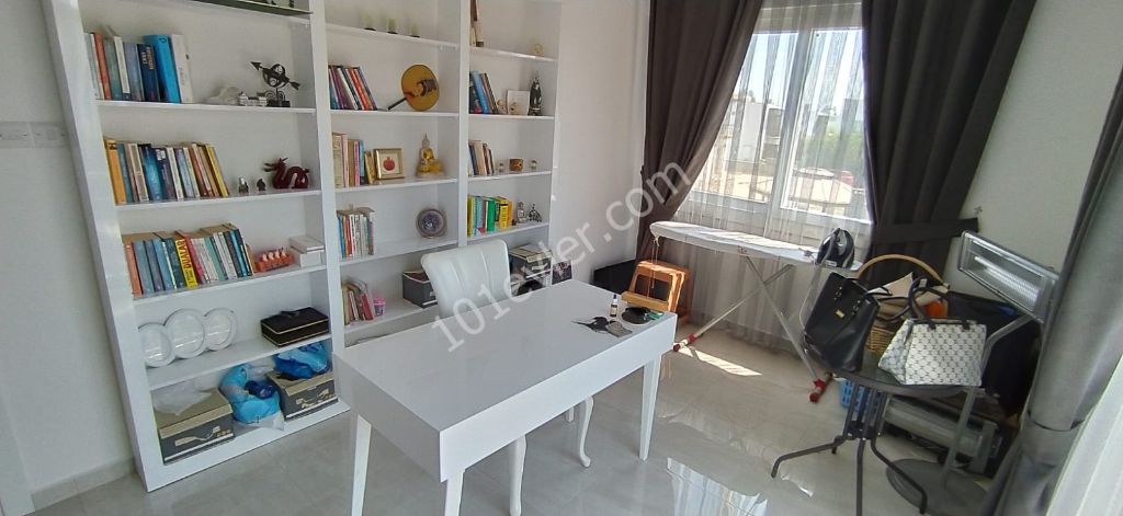 LEFKOŞA YENİKENT'DE SATILIK TÜRK KOÇANLI 2+1 DAİRE