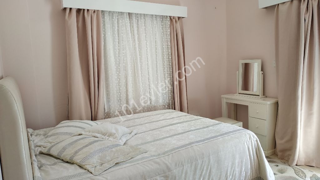 GİRNE MERKEZDE SATILIK 3+1 PENTHOUSE (TAKAS KABUL EDİLİR)