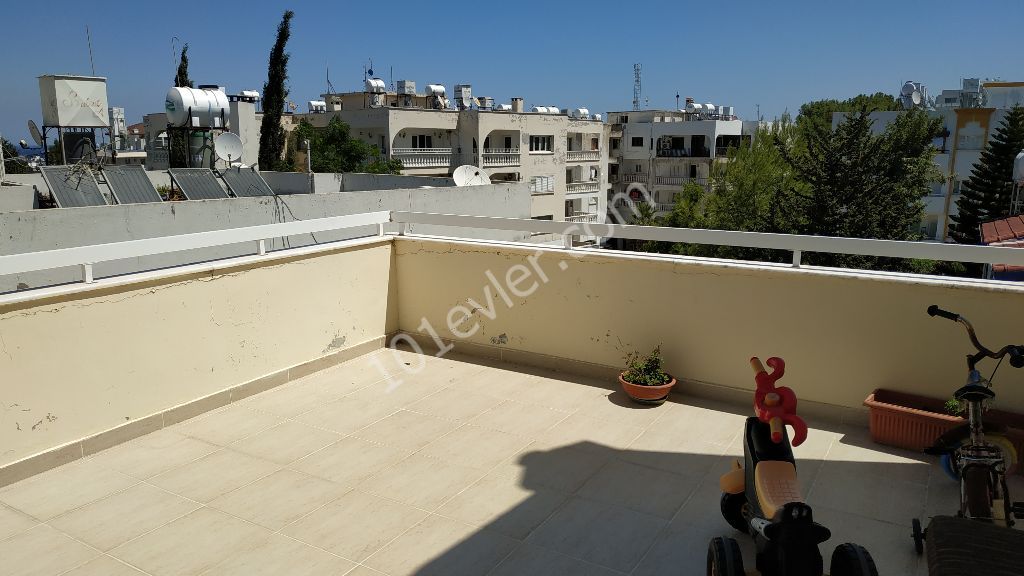 GİRNE MERKEZDE SATILIK 3+1 PENTHOUSE (TAKAS KABUL EDİLİR)