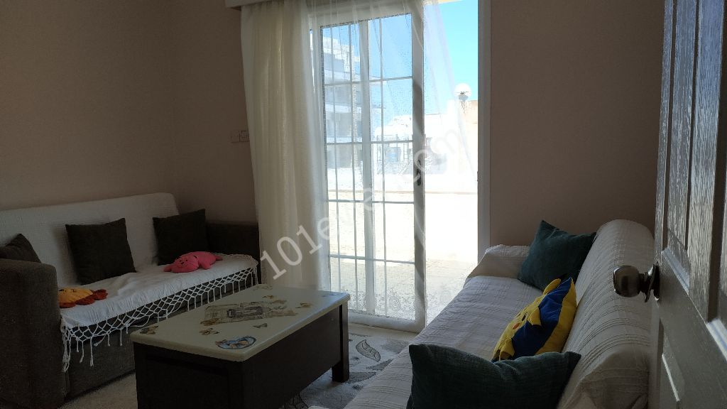 GİRNE MERKEZDE SATILIK 3+1 PENTHOUSE (TAKAS KABUL EDİLİR)