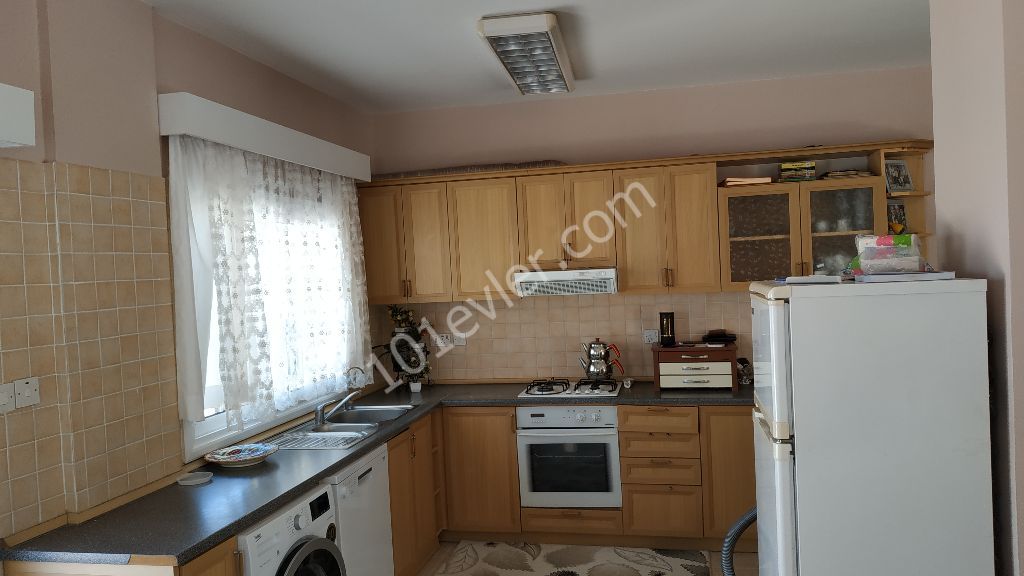 GİRNE MERKEZDE SATILIK 3+1 PENTHOUSE (TAKAS KABUL EDİLİR)