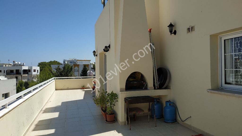 3+1 PENTHOUSE FOR SALE IN THE CENTER OF KYRENIA (BARTER IS ACCEPTED) ** 