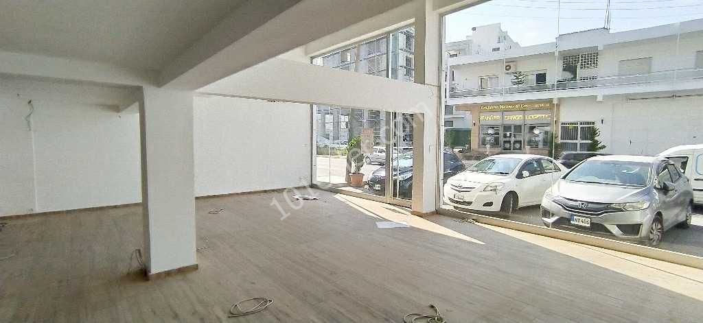 Girnenin en işlek caddelerinden Semih Sancar caddesinde kiralık 165m2 dükkanlar