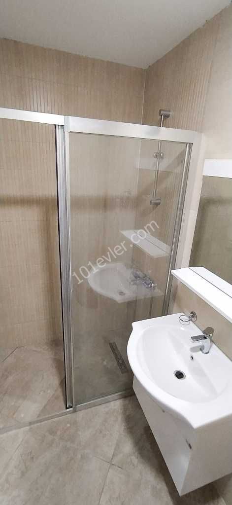 Girne'nin prestijli binasında kiralık daire full eşyalı 2+1 daire