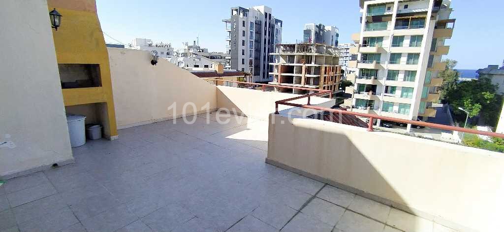 Girne yeni liman bölgesinde satılık 2+1 penthouse