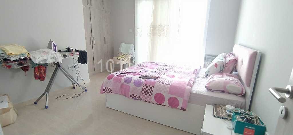 Girne merkezde satılık 125 m2  3+1 daire 