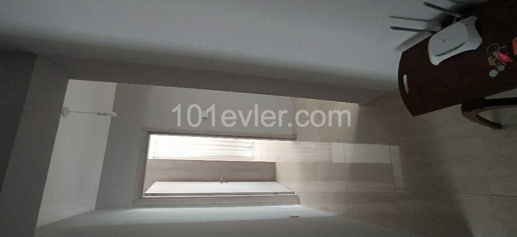 Girne merkezde satılık 125 m2  3+1 daire 