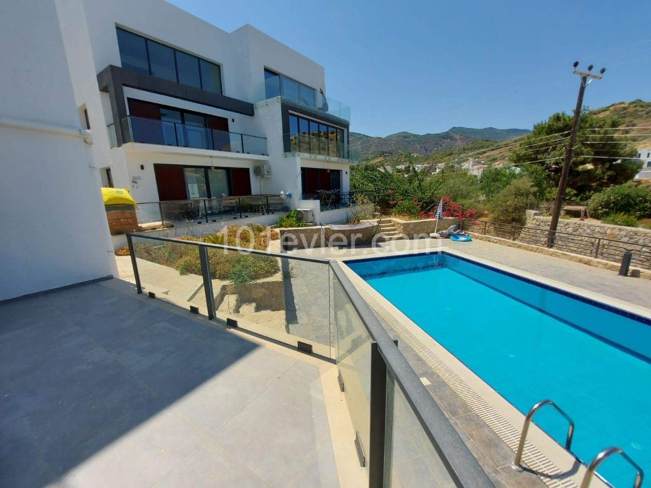 Flat For Sale in Alsancak, Kyrenia