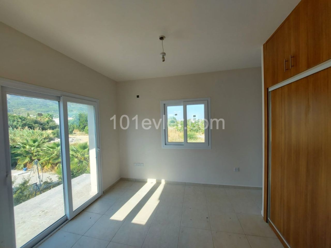 Detached villa for sale in Lapta hotels area ** 