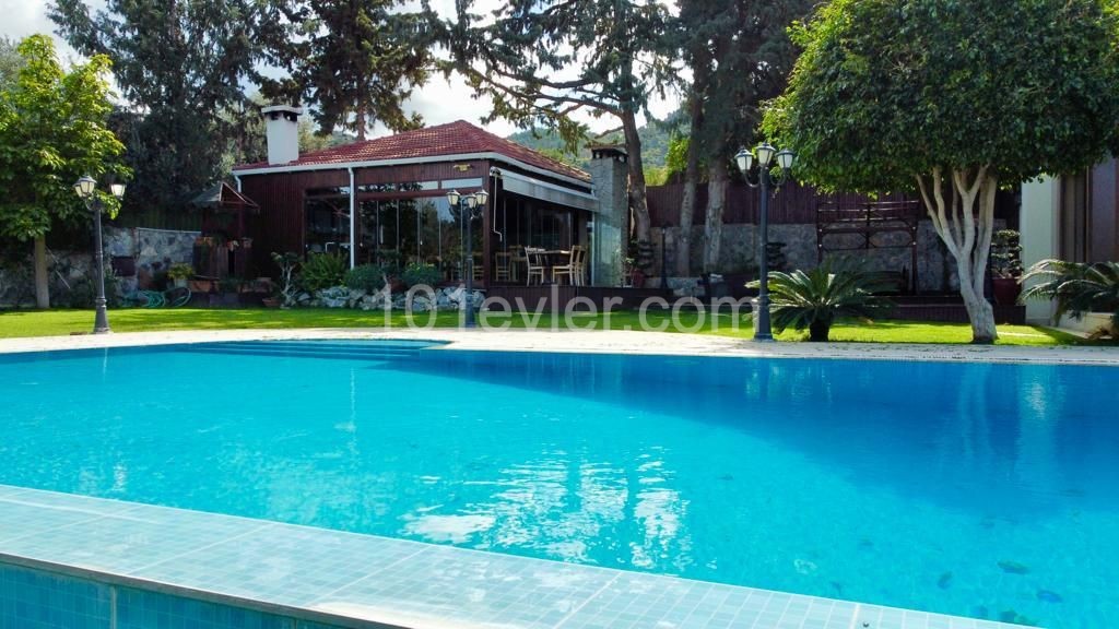 4+1 luxury villa for sale in Lapta ** 