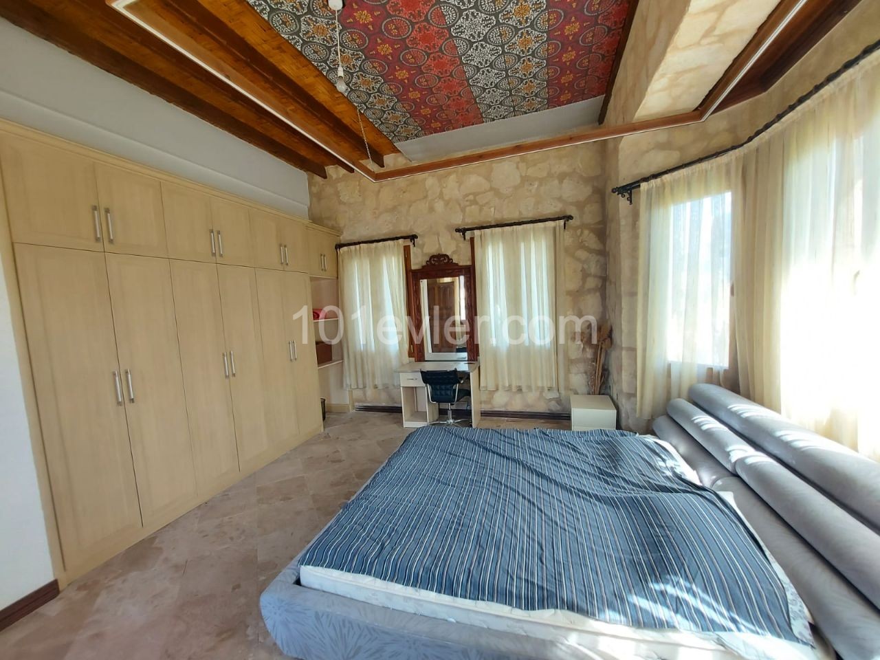 Einzigartige 5 Schlafzimmer Steinvilla mit authentischem Stil in Gehweite zum Meer in Karsiyaka ** 