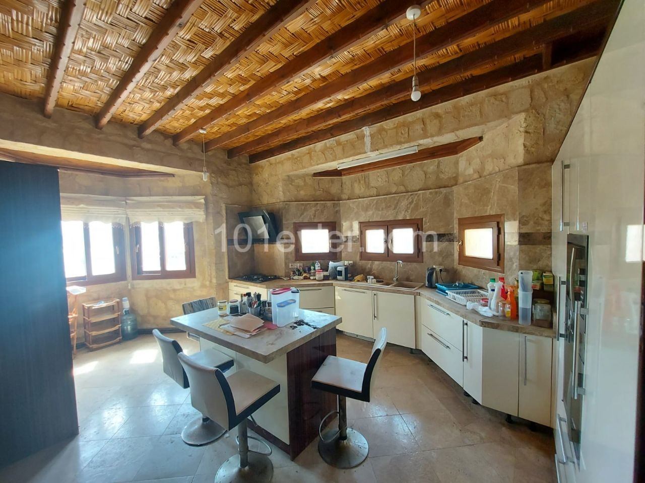 UNIQUE 5 BEDROOM STONE VILLA WITH AUTHENTIC STYLE, within walking distance to the sea in Karşıyaka ** 