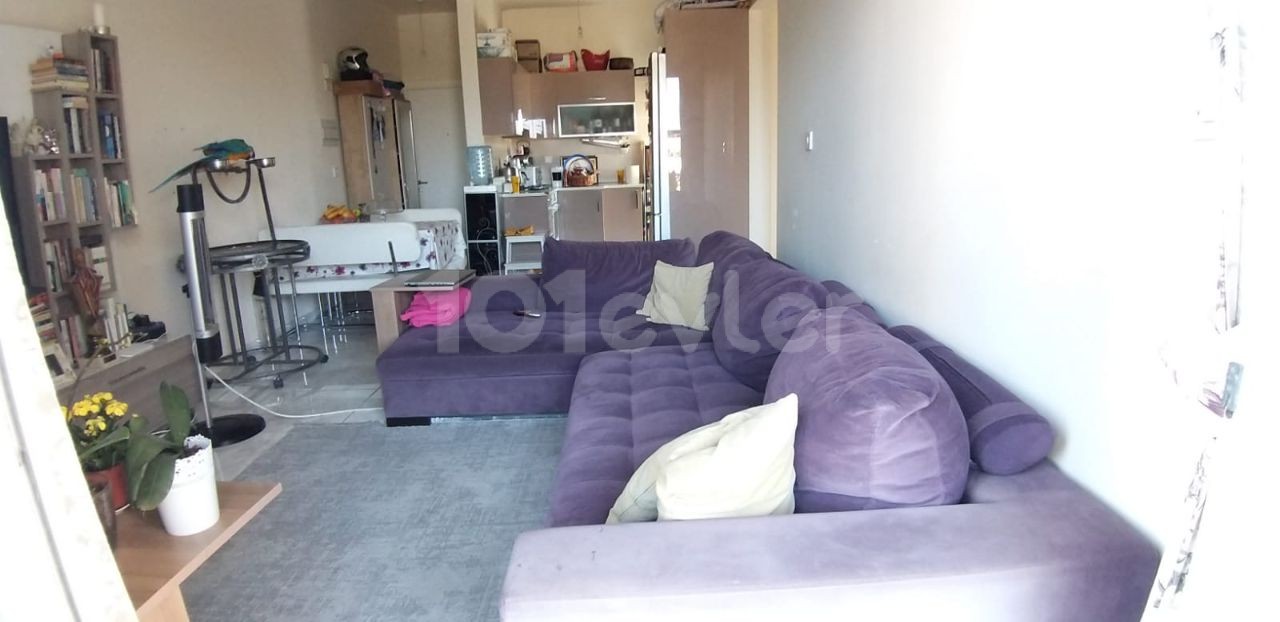 Ground floor 2+1 flat for sale with detached taste in a well-kept complex in Alsancak ** 