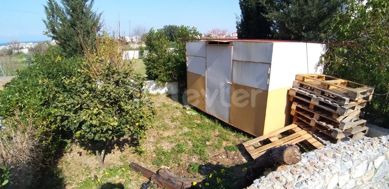 Ground floor 2+1 flat for sale with detached taste in a well-kept complex in Alsancak ** 