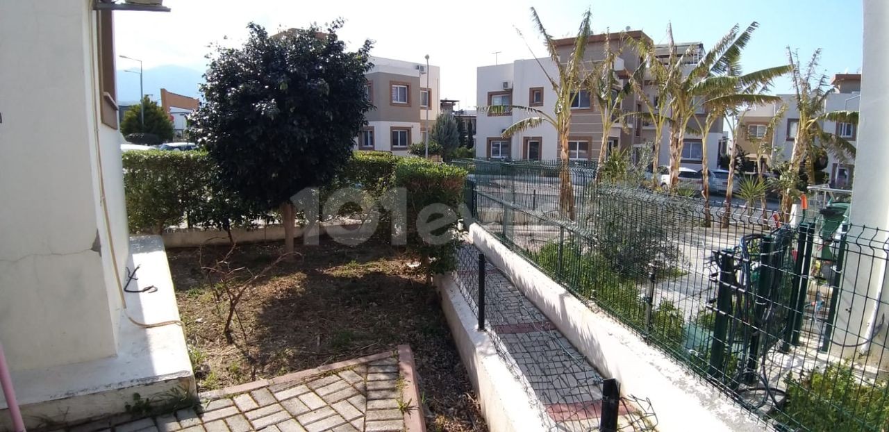 Ground floor 2+1 flat for sale with detached taste in a well-kept complex in Alsancak ** 