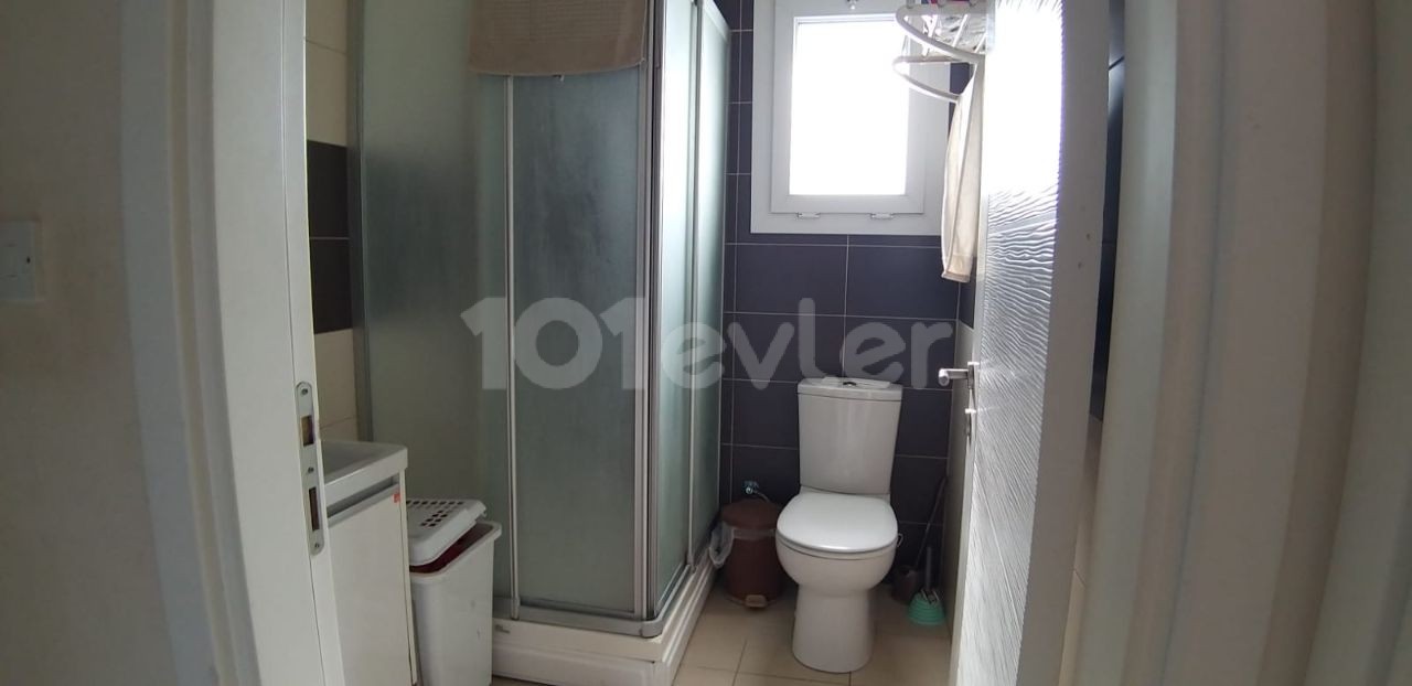 Ground floor 2+1 flat for sale with detached taste in a well-kept complex in Alsancak ** 