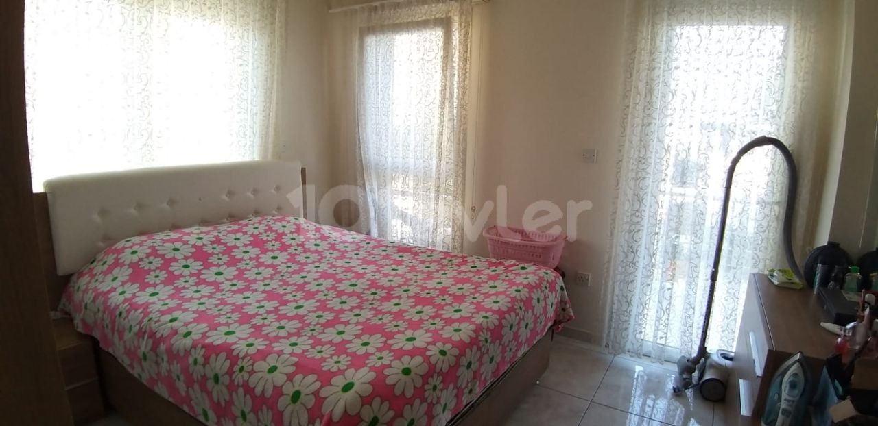 Ground floor 2+1 flat for sale with detached taste in a well-kept complex in Alsancak ** 