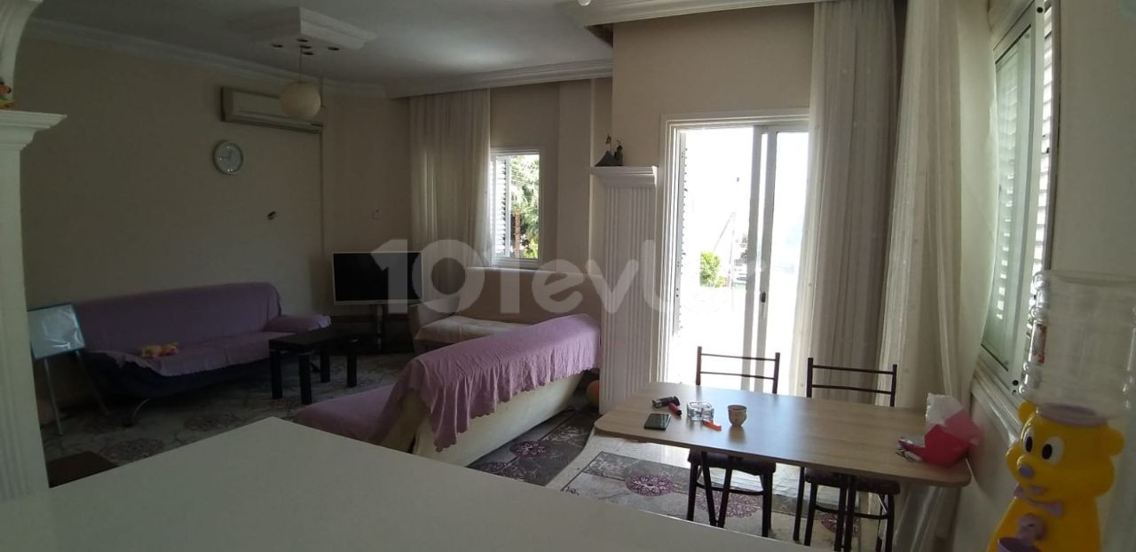 Girne merkezde satılık 3+1 daire 