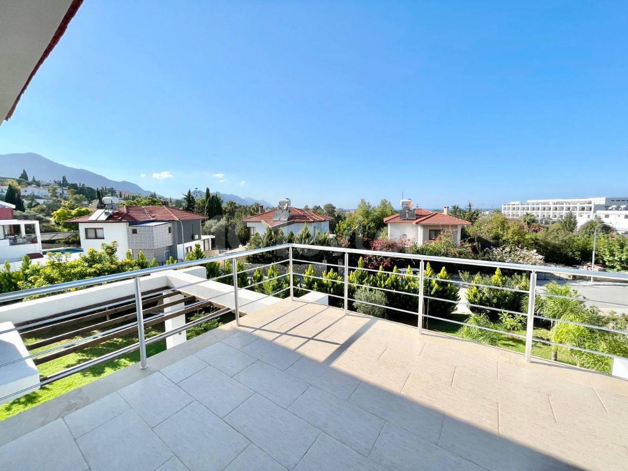 Triplex-Villa zum Verkauf in Çatalköy, Girne