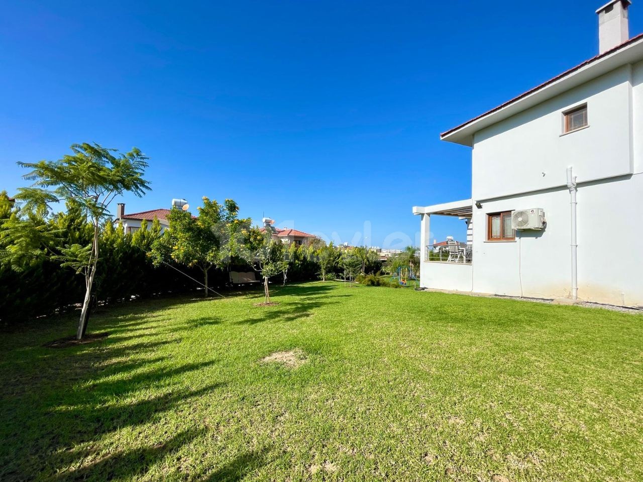 Triplex-Villa zum Verkauf in Çatalköy, Girne