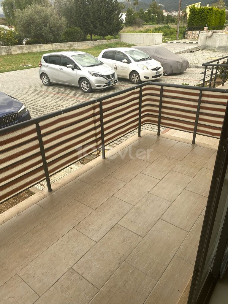 تخت برای اجاره in Alsancak, گیرنه