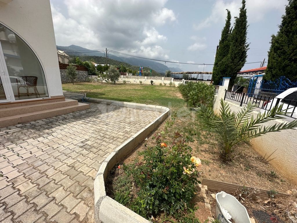 Villa To Rent in Yeşiltepe, Kyrenia