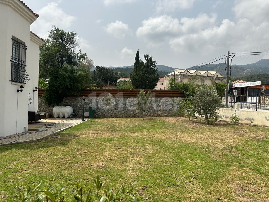 Yeşiltepe’de kiralık müstakil 3+1 full eşyalı villa