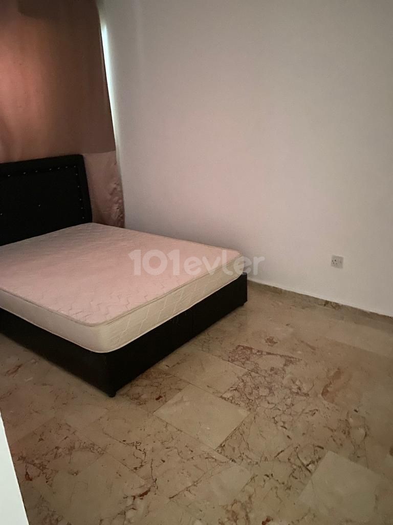 Perfekte, komplett möblierte 3+1-Wohnung zur Miete im Zentrum von Kyrenia.