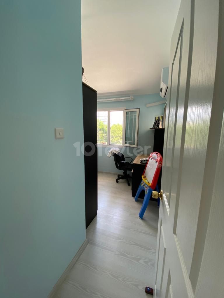 Alsancak belediye arkası satılık 3+1