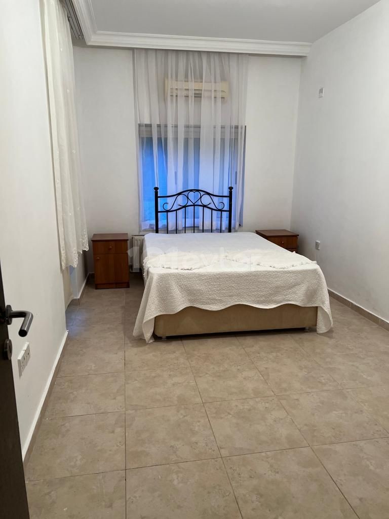 Flat To Rent in Alsancak, Kyrenia