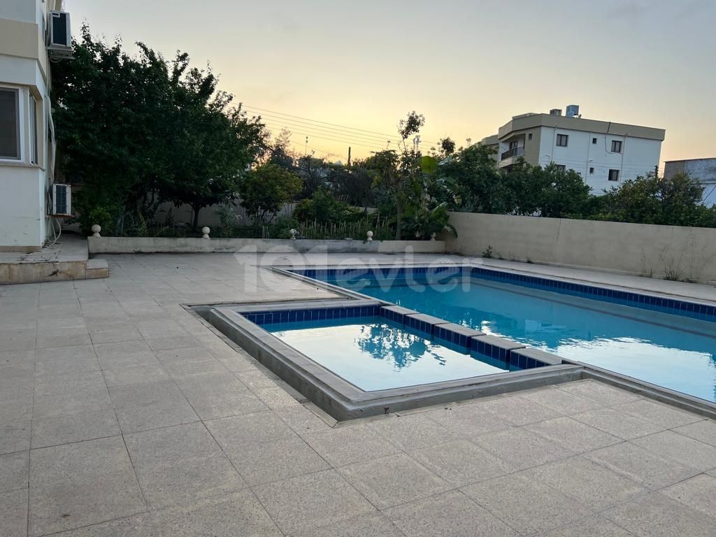 Flat To Rent in Alsancak, Kyrenia