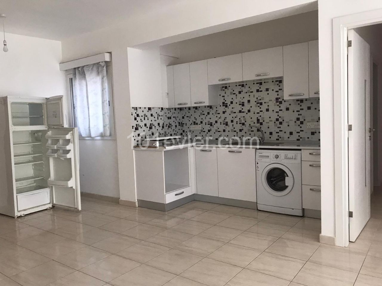 LEFKE AVRUPA ÜNİVERSİTESİ YANINDA SATILIK DAİRE