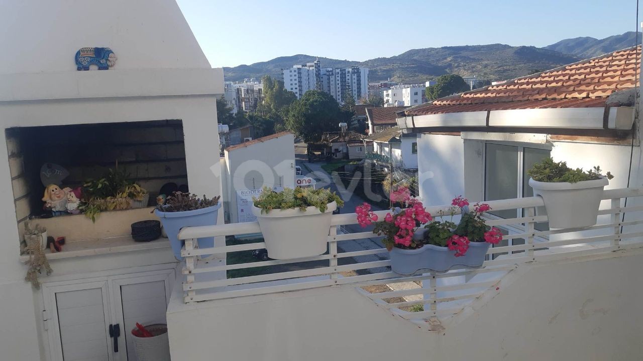 GEMİKONAĞINDA SATILIK DAİRE(PENTHOUSE)-FOR SALE FLAT(PENTHOUSE)