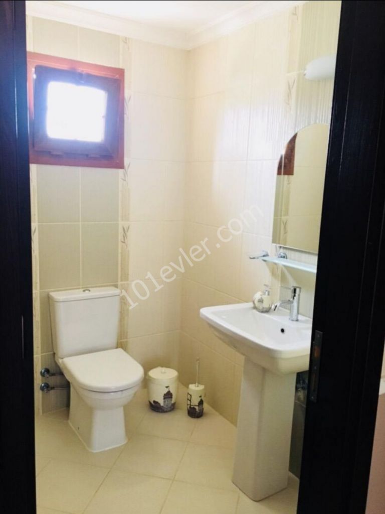 3 + 1 PENTHOUSE ZU VERKAUFEN IN DER OBEREN KYRENIA - ALTER PREIS LLOGARA 145,000 (0533 820 2055) ** 