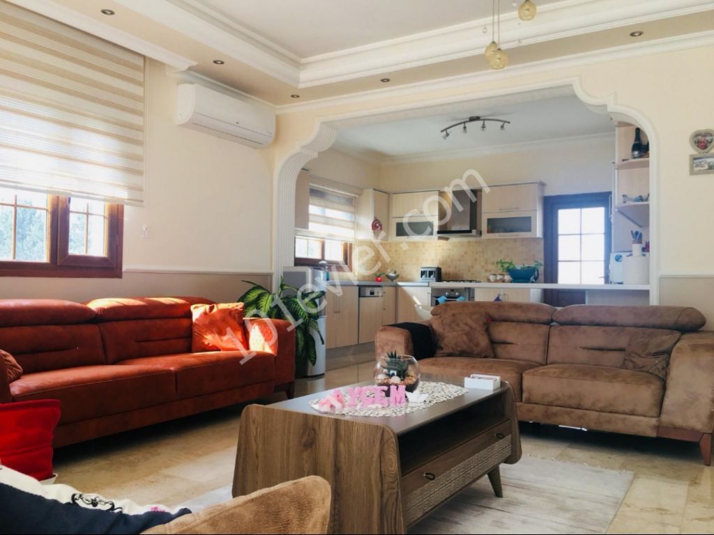 3 + 1 PENTHOUSE ZU VERKAUFEN IN DER OBEREN KYRENIA - ALTER PREIS LLOGARA 145,000 (0533 820 2055) ** 