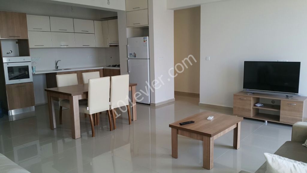 Girne Merkez'de Nusmar Market Yakınında Kiralık 3+1 Penthouse Daire. TEL:05338376242