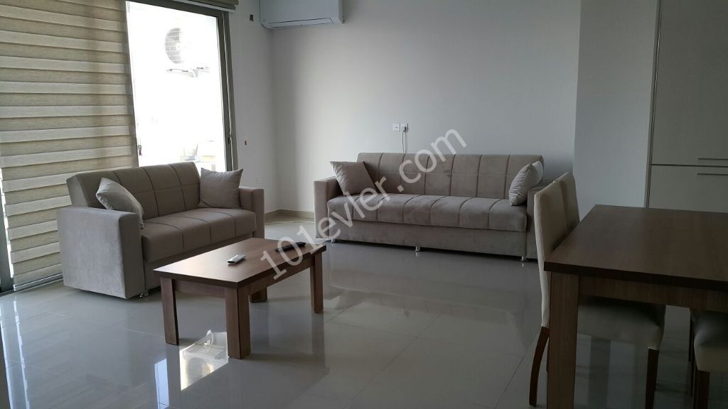 Girne Merkez'de Nusmar Market Yakınında Kiralık 3+1 Penthouse Daire. TEL:05338376242