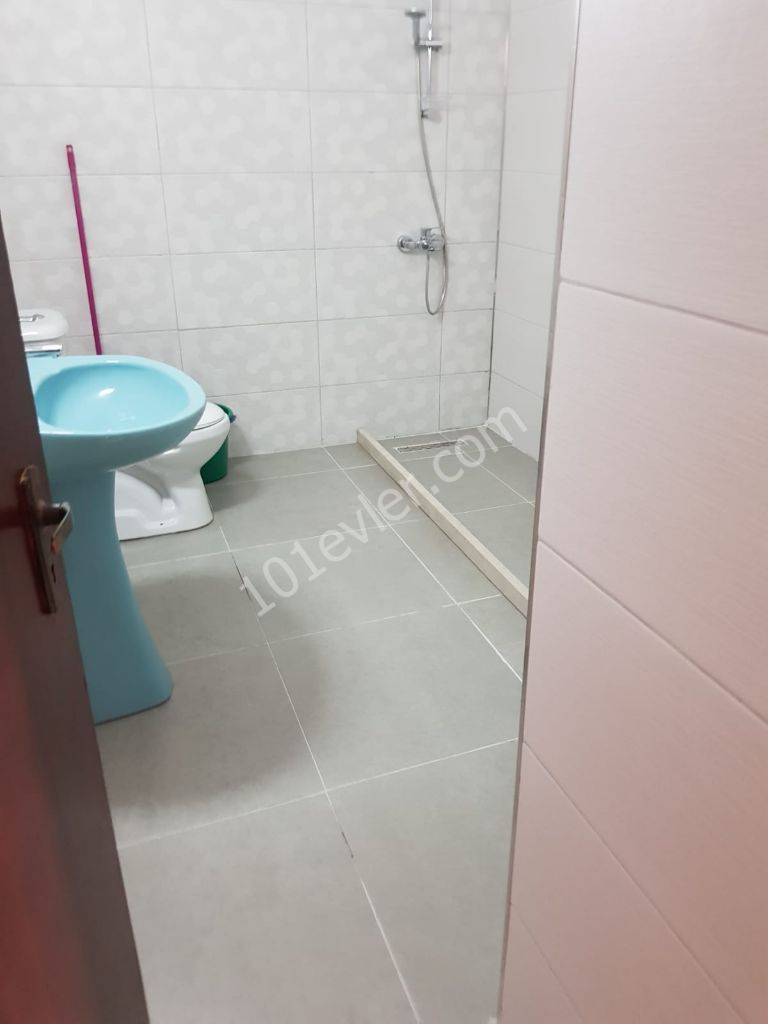 Girne Merkez'de kiralık 3+1 eşyalı daire. 