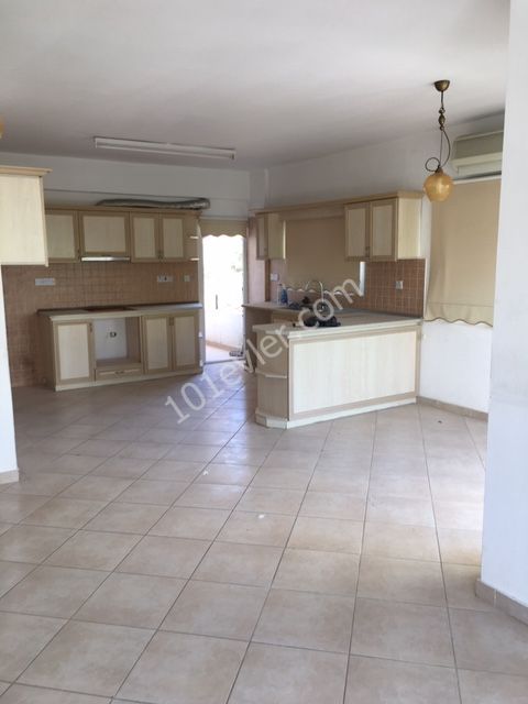 Flat To Rent in Girne Merkez, Kyrenia