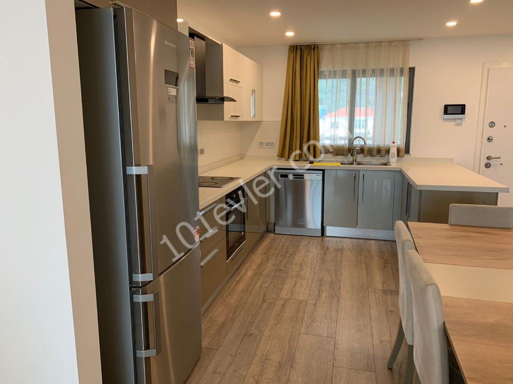 Flat To Rent in Girne Merkez, Kyrenia