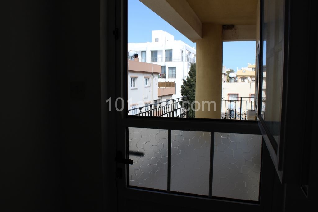 URGENTLY FOR SALE- THREE BEDROOM APARTMENT- CENTRAL FAMAGUSTA BEHIND COSTA CAFE