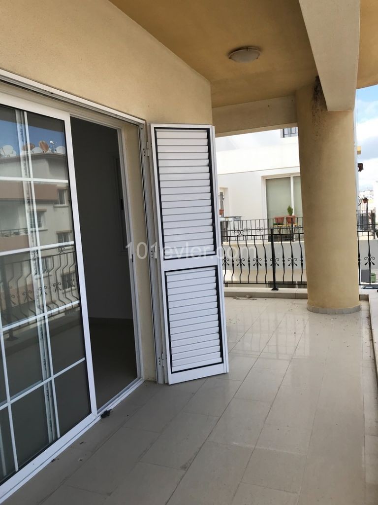 URGENTLY FOR SALE- THREE BEDROOM APARTMENT- CENTRAL FAMAGUSTA BEHIND COSTA CAFE