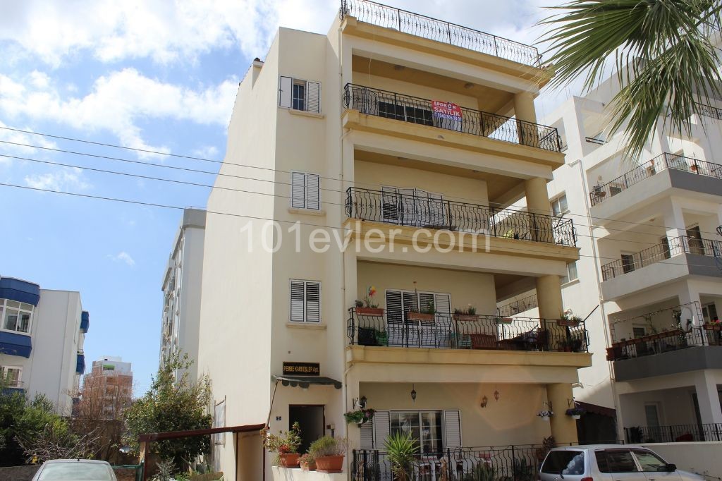 URGENTLY FOR SALE- THREE BEDROOM APARTMENT- CENTRAL FAMAGUSTA BEHIND COSTA CAFE