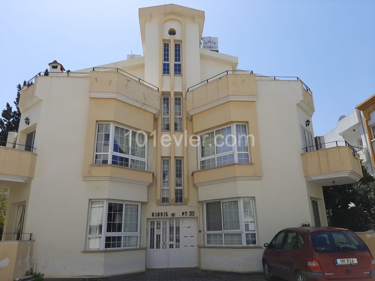 220M2 PENTHOUSE-WOHNUNG-HINTER KYRENIA LAVASH ** 