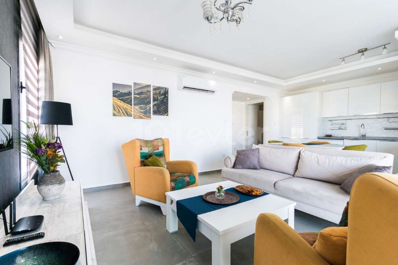 Flat For Sale in Aşağı Girne, Kyrenia