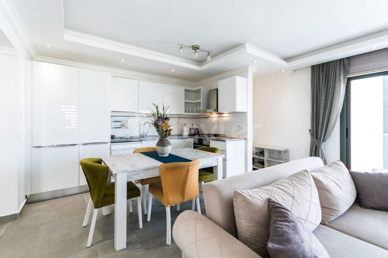 Flat For Sale in Aşağı Girne, Kyrenia