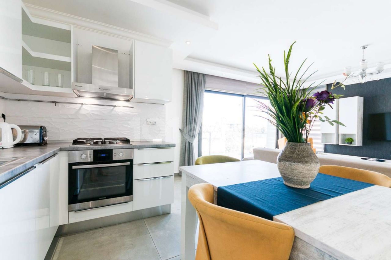 Flat For Sale in Aşağı Girne, Kyrenia