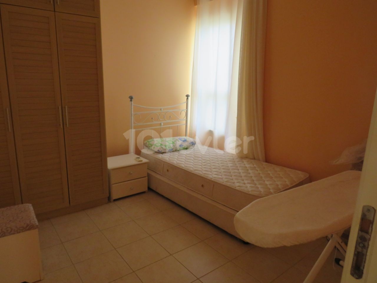 FULLY FURNISHED 3 BED APT