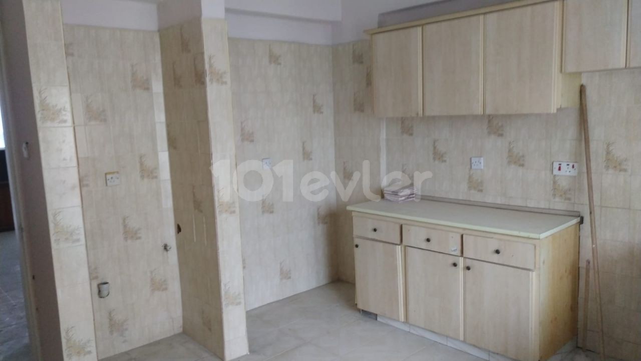 Flat To Rent in Aşağı Girne, Kyrenia