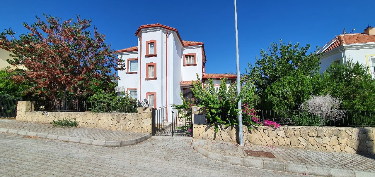 4+1 Villa for Rent in Çatalköy